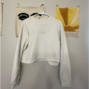 Brandy Melville top. fits xs/s, slightly cropped. Condition is good.